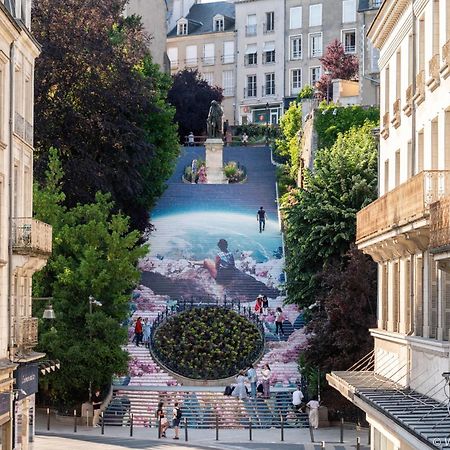 Au Coeur De Blois Apartment Bagian luar foto